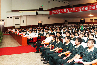作為推動(dòng)企業(yè)加快發(fā)展三大平臺(tái)之一的人力資源管理提升工作，將是當(dāng)前和今后一段時(shí)期山推股份人力資源管理的首要任務(wù)。